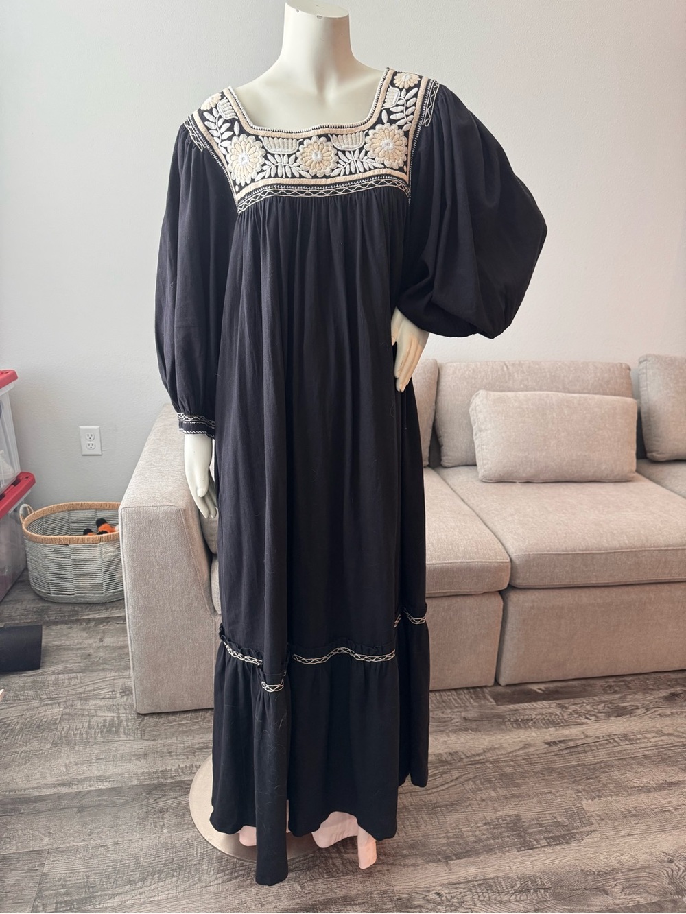 Mi Golondrina Black Embroidered Cotton Maxi Dress L Balloon Sleeve Boho 795$ - Picture 3 of 8